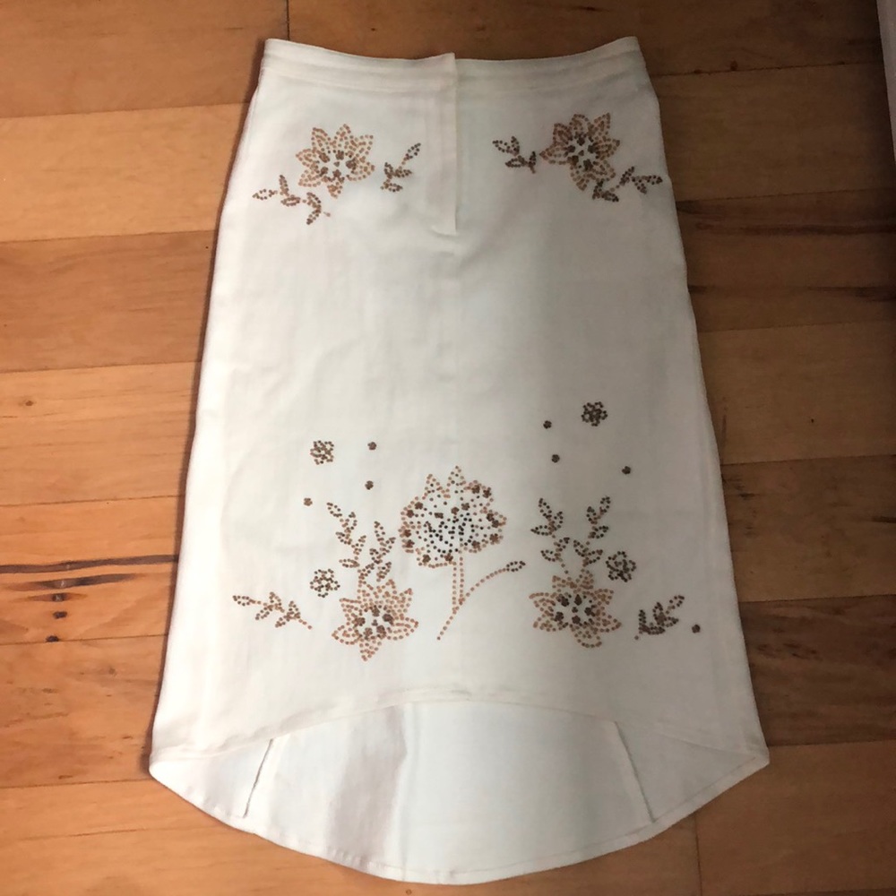 Single cream beaded skirt. Vintage size 6.